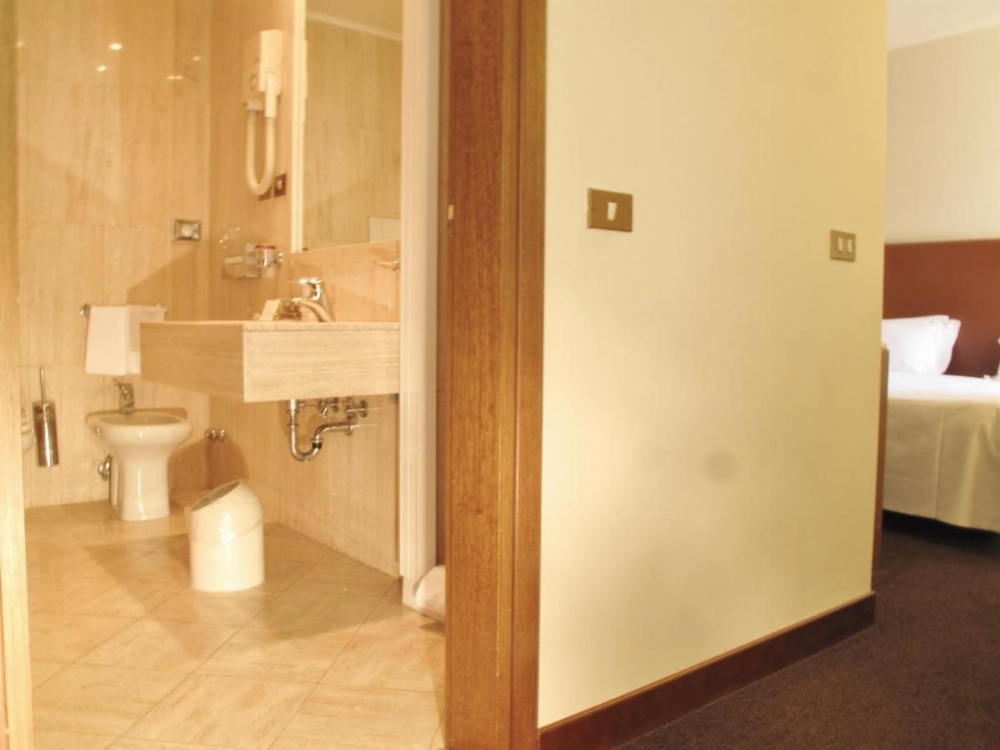 Hotel Albergo Santa Chiara Image 7